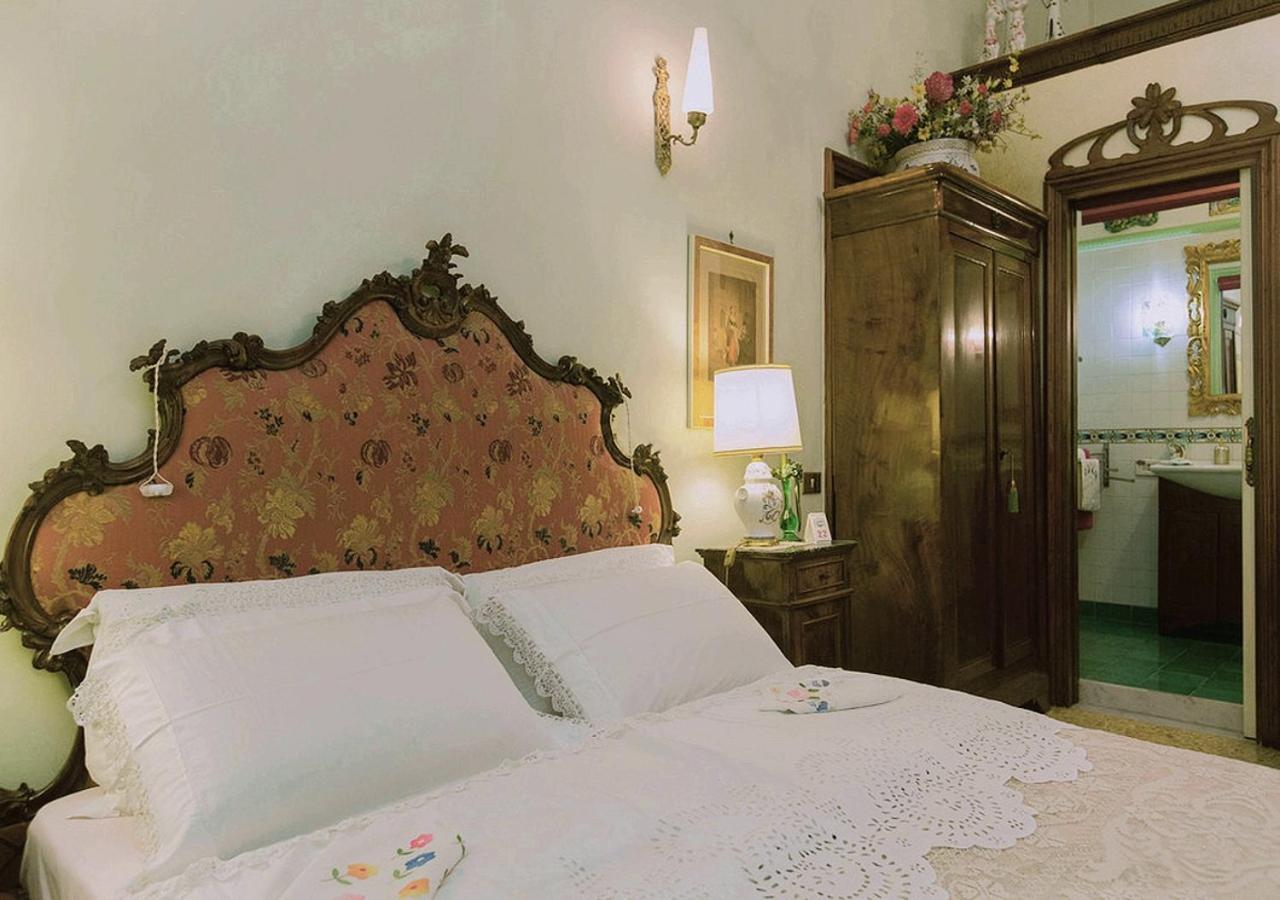 B&B Atmosfere Del Centro Storico Neapol Pokój zdjęcie